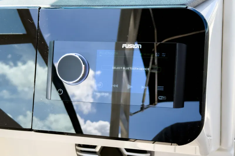 Slide: The Image of Sea Ray SDX 270 Outboard 2026 - 13