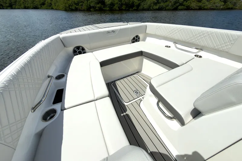 Slide: The Image of Sea Ray SDX 270 Outboard 2026 - 14