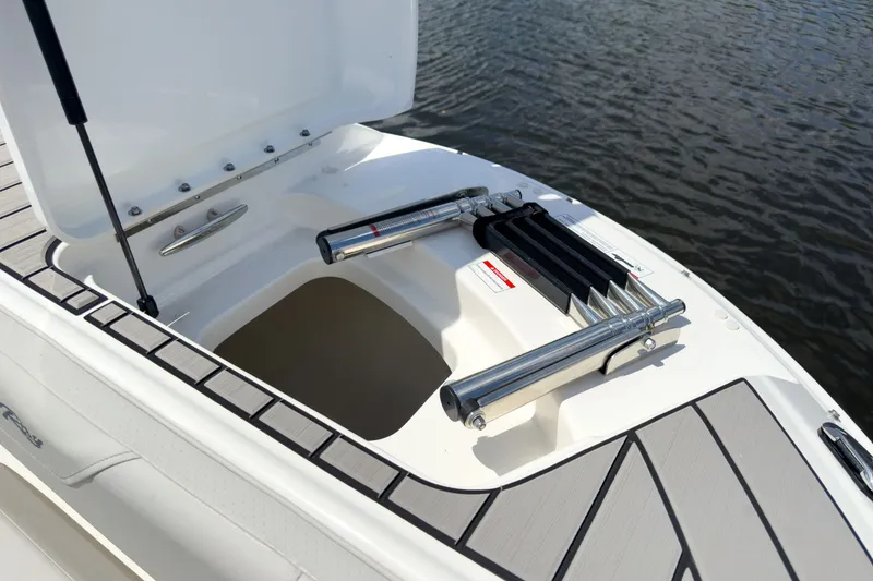 Slide: The Image of Sea Ray SDX 270 Outboard 2026 - 15