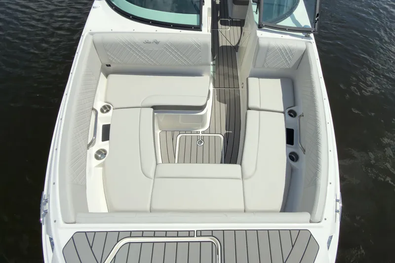 Slide: The Image of Sea Ray SDX 270 Outboard 2026 - 16
