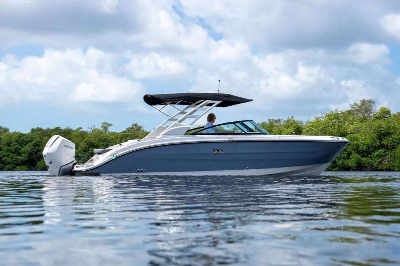 Slide: The Image of Sea Ray SDX 270 Outboard 2026 - 21