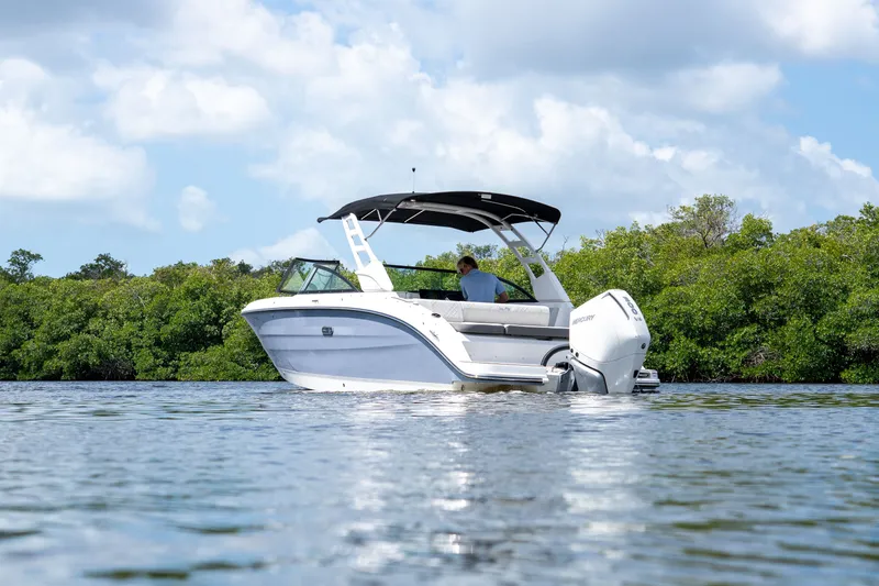 Slide: The Image of Sea Ray SDX 270 Outboard 2026 - 24