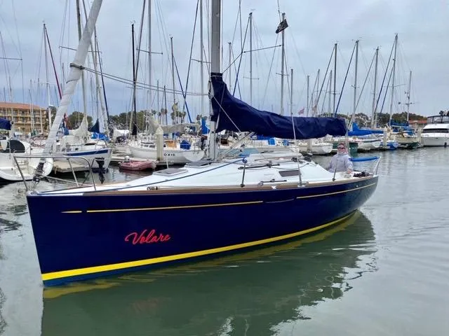 The Image of 2014 Beneteau FIRST 25 S sailboat docked in marina. - 0