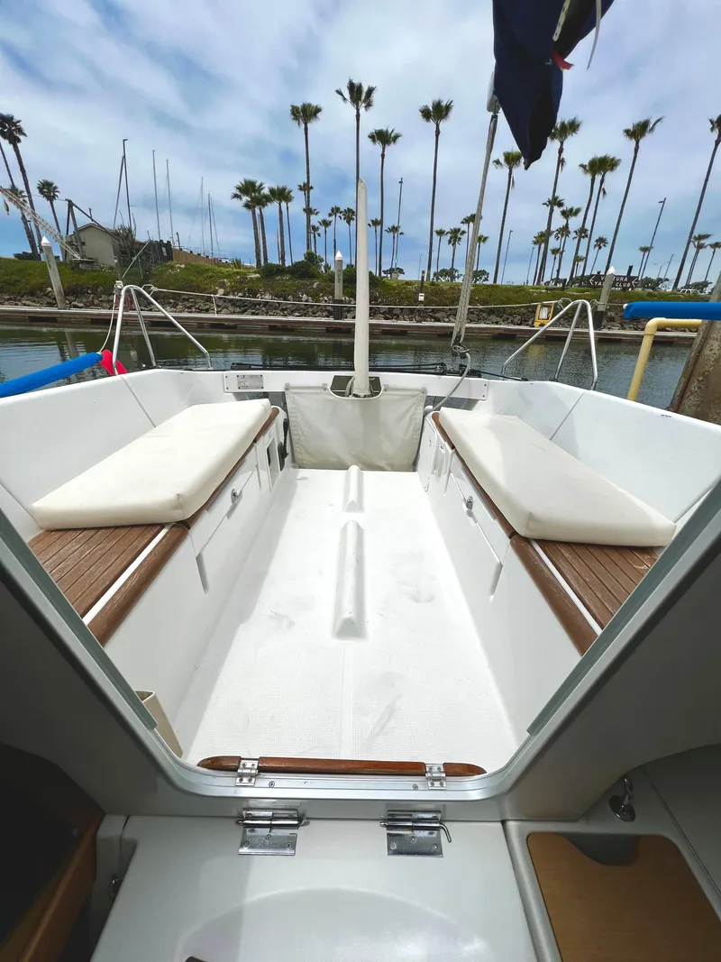 Slide: The Image of Cockpit of a 2014 Beneteau FIRST 25 S sailboat in harbor. - 14