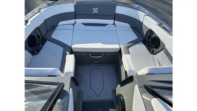 Slide: The Image of Heyday Wake Boats H22 2023 - 4