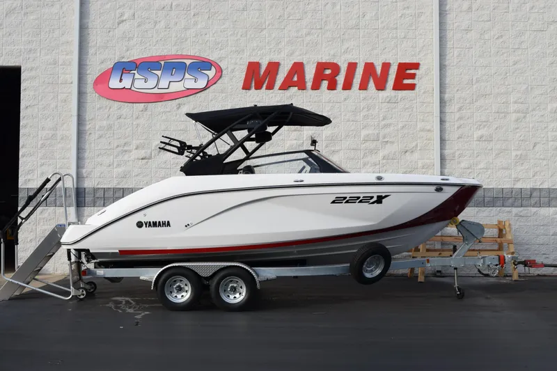 The Image of 2026 Yamaha Boats 222XD on trailer at GSPS Marine dealership. - 1