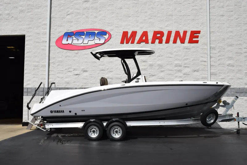 The Image of 2026 Yamaha Boats 255 FSH Sport H on trailer at GSPS Marine dealership. - 1