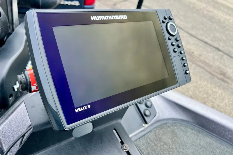 Slide: The Image of Humminbird Helix 9 fish finder on 2017 Ranger Z519 boat dashboard. - 50