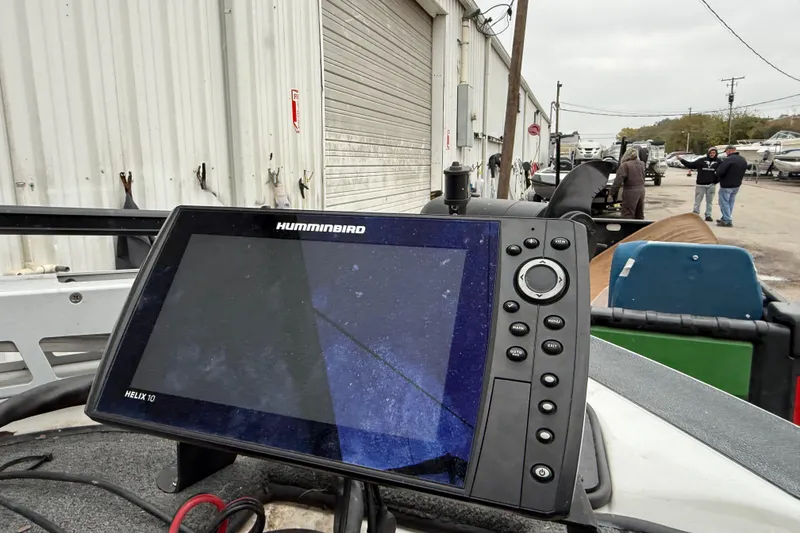 Slide: The Image of 2014 Skeeter ZX20 boat with Yamaha VMAX engine on trailer. - 13