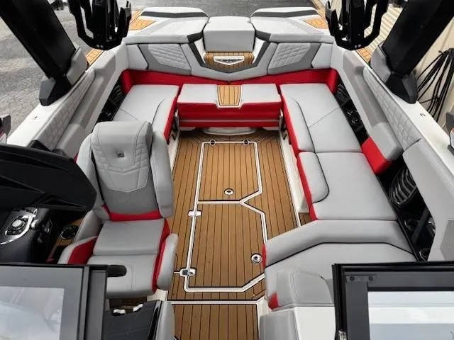 Slide: The Image of Nautique G23 2023 - 13