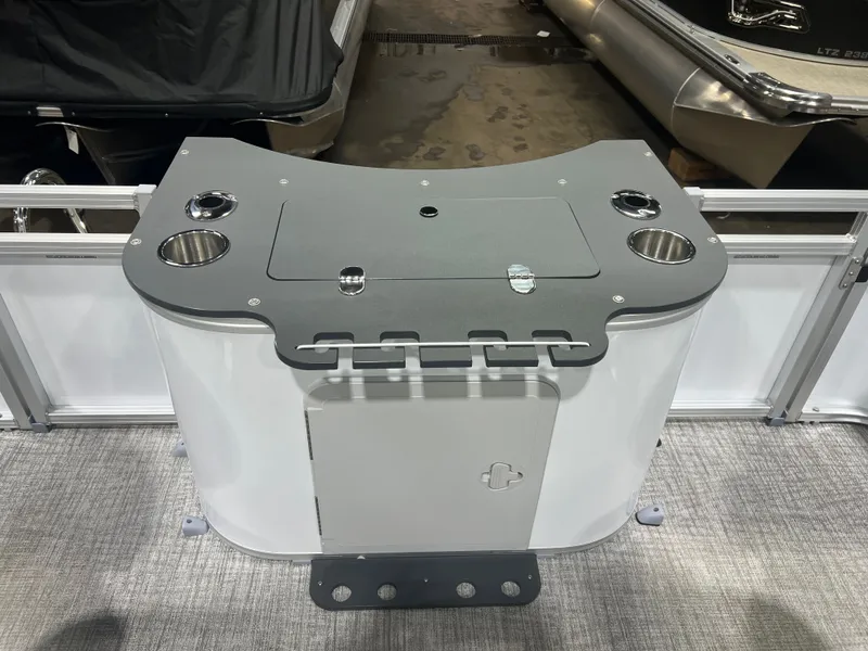 Slide: The Image of Tahoe Sport 2185 Rear Fish & Honda 4-Stroke EFI 2026 - 17