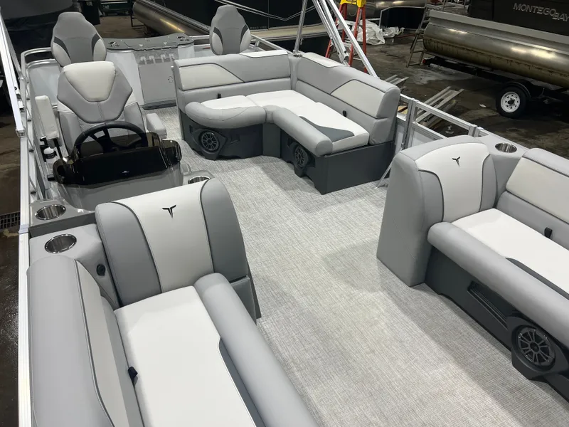 Slide: The Image of Tahoe Sport 2185 Rear Fish & Honda 4-Stroke EFI 2026 - 24