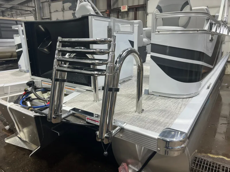 Slide: The Image of Tahoe Sport 2185 Rear Fish & Honda 4-Stroke EFI 2026 - 29