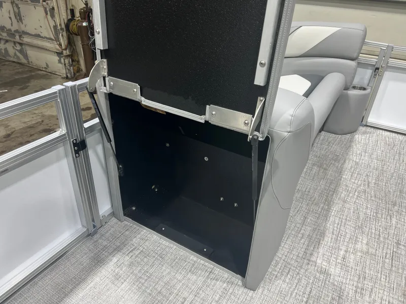 Slide: The Image of Tahoe Sport Rear Fish 2185 & 4-Stroke $32995 2026 - 20