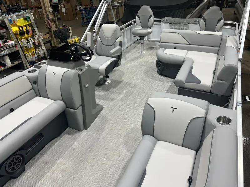 Slide: The Image of Tahoe Sport Rear Fish 2185 & 4-Stroke $32995 2026 - 23