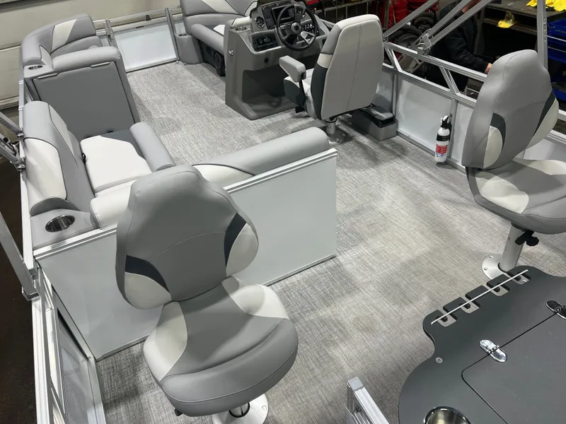 Slide: The Image of Tahoe Sport Rear Fish 2185 & 4-Stroke $32995 2026 - 25