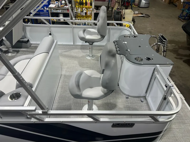 Slide: The Image of Tahoe Sport Rear Fish 2185 & 4-Stroke $32995 2026 - 4