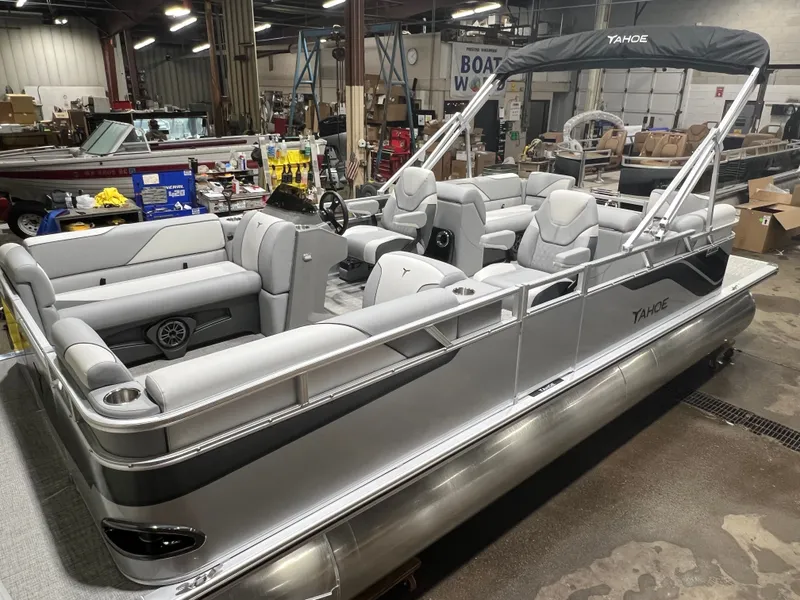 The Image of Tahoe Sport 2180 Quad Lounge & Honda 4-Stroke EFI 2026 - 1