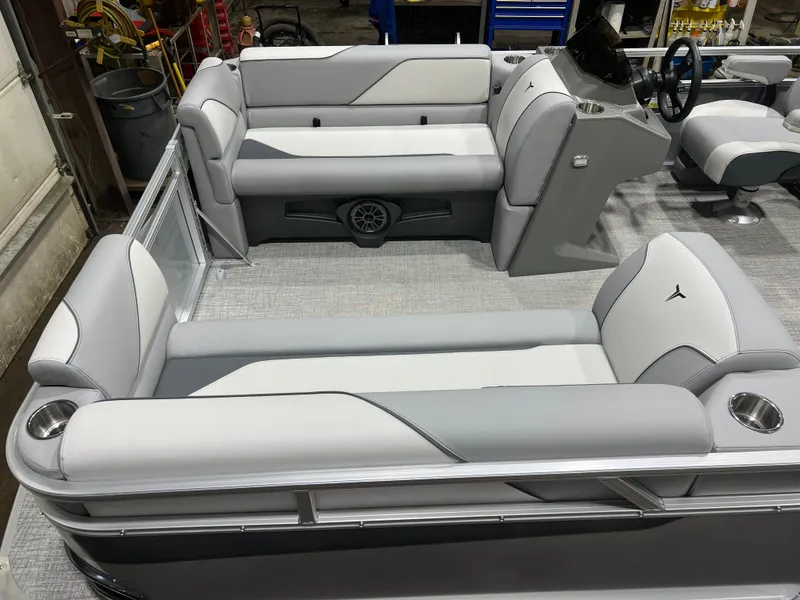 Slide: The Image of Tahoe Sport 2180 Quad Lounge & Honda 4-Stroke EFI 2026 - 2