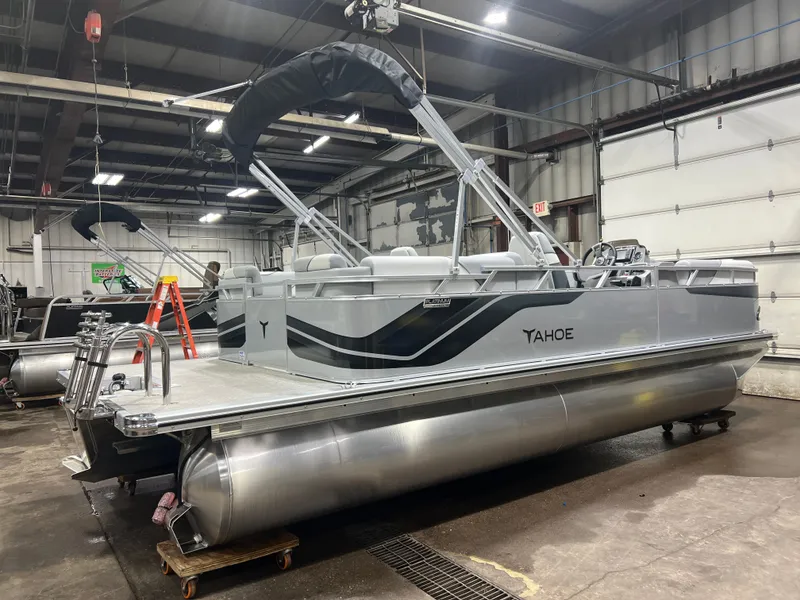 Slide: The Image of Tahoe Sport 2180 Quad Lounge & Honda 4-Stroke EFI 2026 - 27