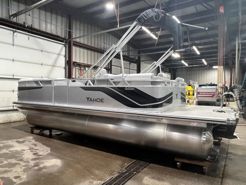 Slide: The Image of Tahoe Sport 2180 Quad Lounge & Honda 4-Stroke EFI 2026 - 30