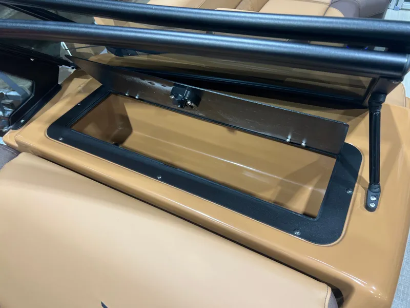 Slide: The Image of Tahoe LTZ 2385 Swingback (VRB) Windshield Tritoon & Honda 4-Stroke EFI 2026 - 19