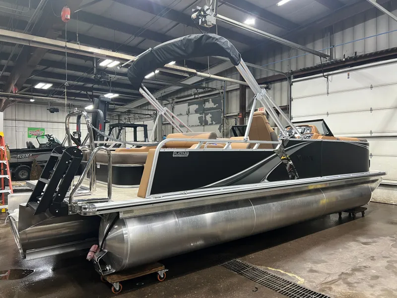 Slide: The Image of Tahoe LTZ 2385 Swingback (VRB) Windshield Tritoon & Honda 4-Stroke EFI 2026 - 25