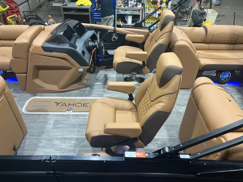 Slide: The Image of Tahoe Cascade 2385 Quad Lounge Tritoon & Honda 4-Stroke EFI 2026 - 3