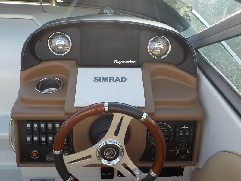 Slide: The Image of Crownline Boats 264 CR 2019 - 10