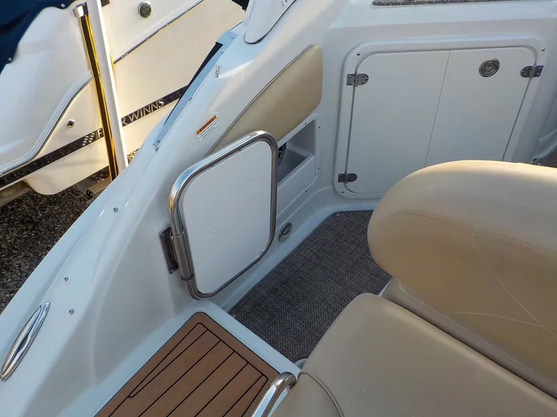 Slide: The Image of Crownline Boats 264 CR 2019 - 34