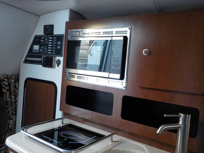 Slide: The Image of Crownline Boats 264 CR 2019 - 37