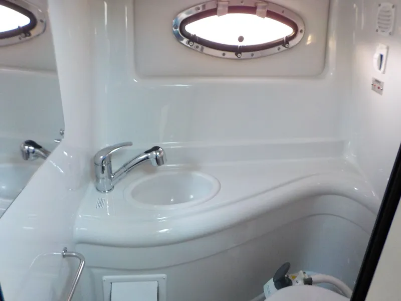 Slide: The Image of Crownline Boats 264 CR 2019 - 39