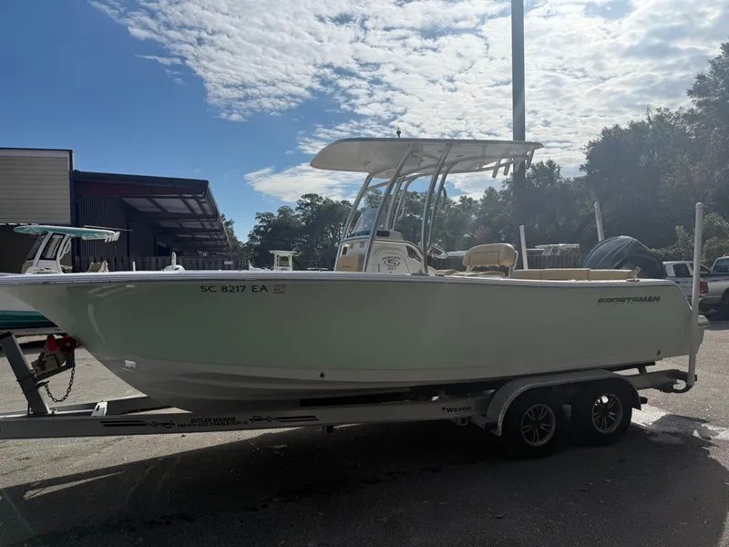 Slide: The Image of Sportsman Heritage 231 Center Console 2022 - 3