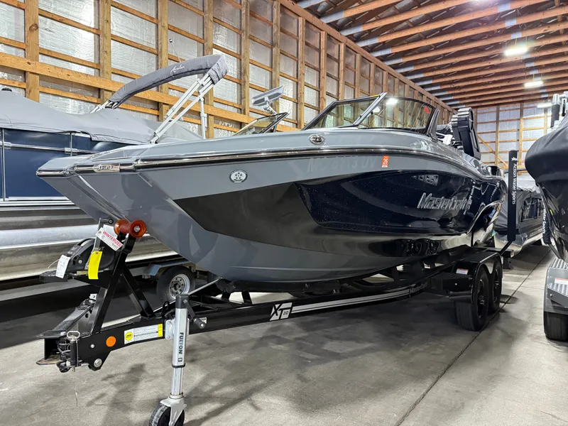 The Image of MasterCraft XT20 2023 - 1
