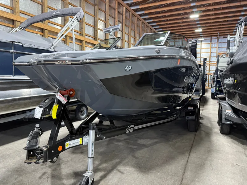Slide: The Image of MasterCraft XT20 2023 - 23