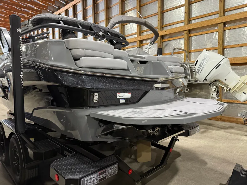 Slide: The Image of MasterCraft XT20 2023 - 4