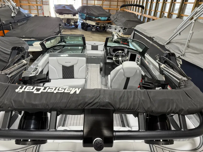 Slide: The Image of MasterCraft XT20 2023 - 5