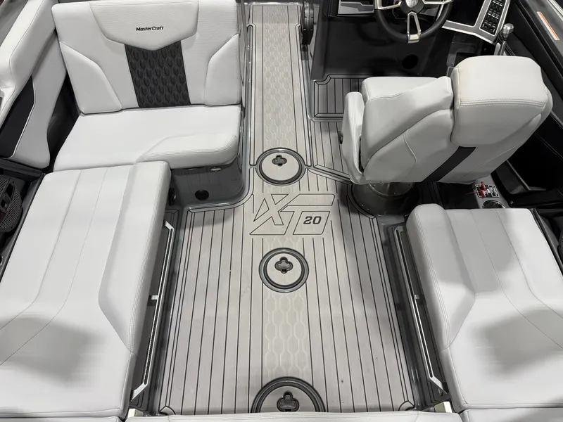 Slide: The Image of MasterCraft XT20 2023 - 6