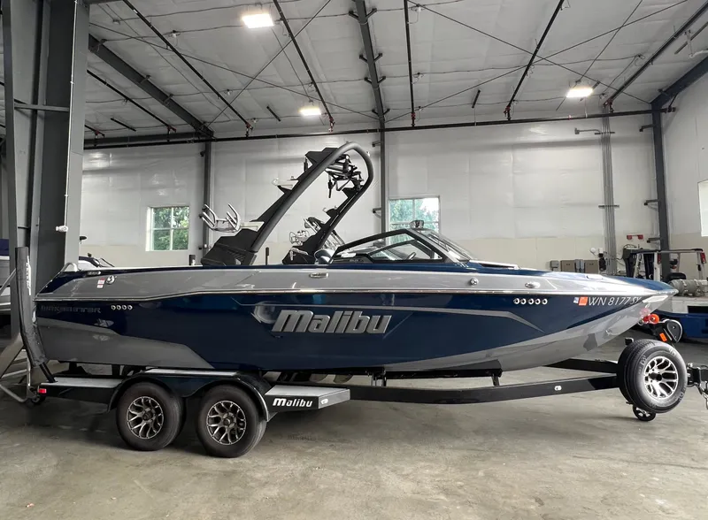 Slide: The Image of Malibu Wakesetter 23 LSV 2021 - 19