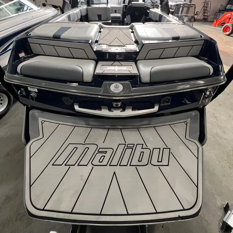 Slide: The Image of Malibu Wakesetter 23 LSV 2021 - 5