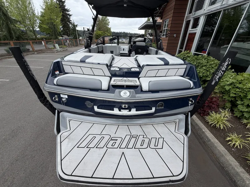 Slide: The Image of Malibu Wakesetter 23 LSV 2021 - 9