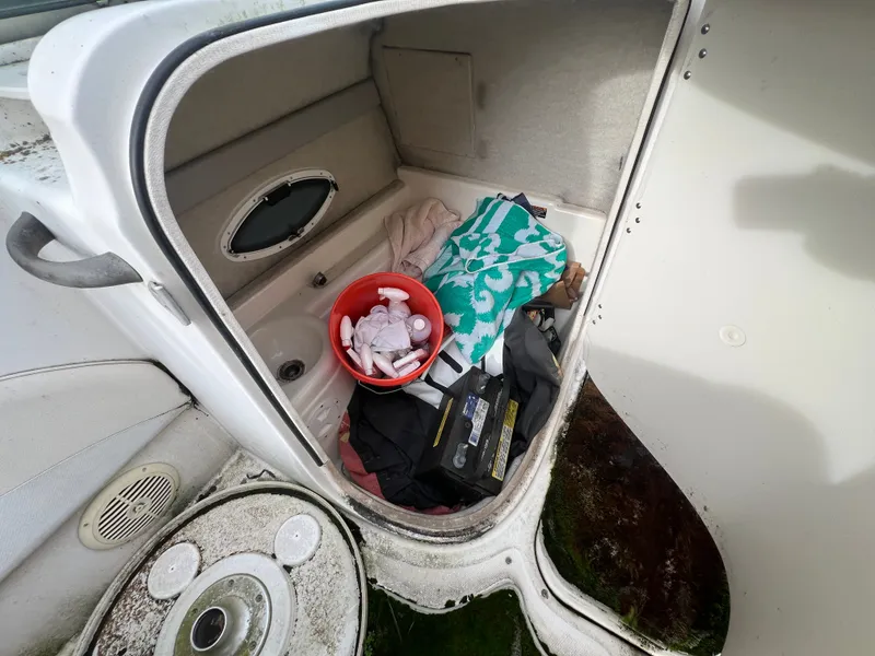 Slide: The Image of Maxum 2400 SD 2003 - 10