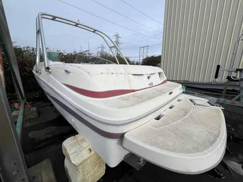 Slide: The Image of Maxum 2400 SD 2003 - 4