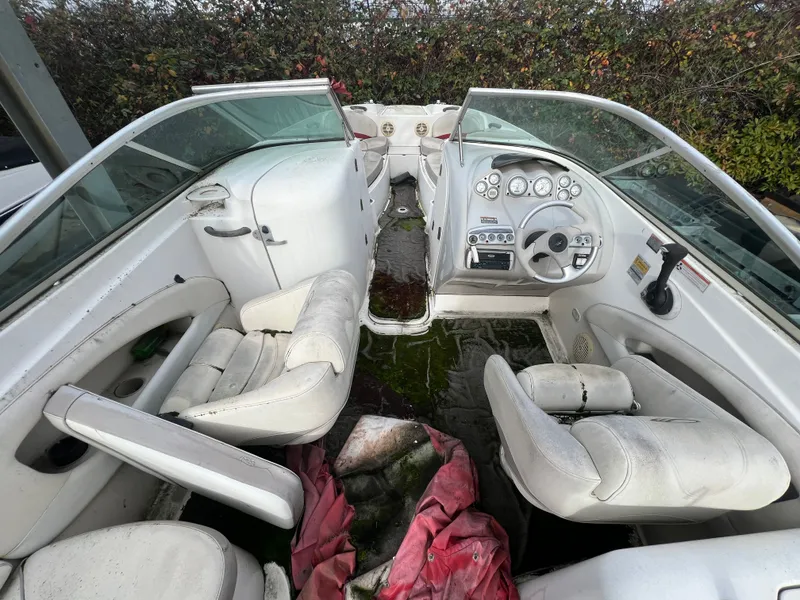 Slide: The Image of Maxum 2400 SD 2003 - 9