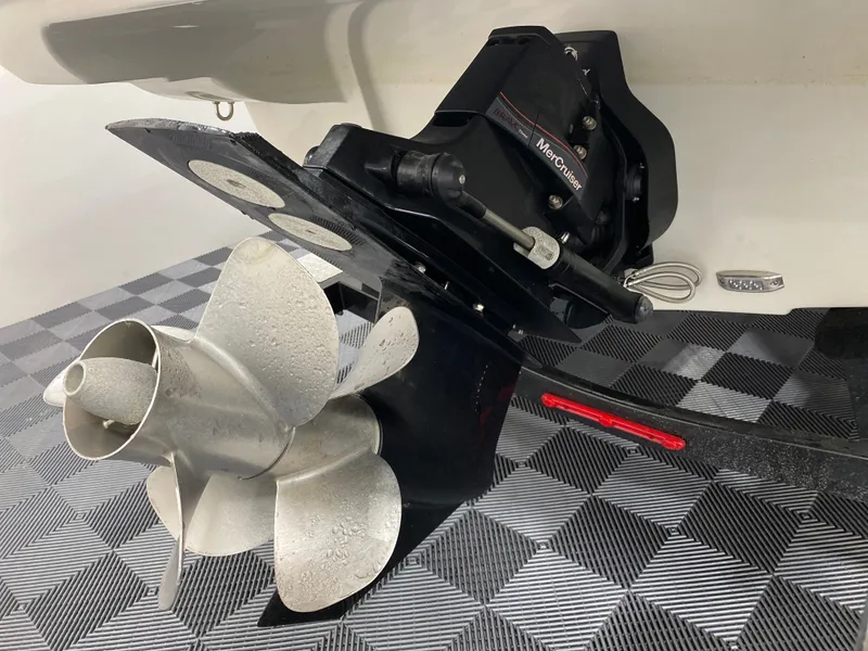 Slide: The Image of Crownline Boats 220 SS LPX 2024 - 4