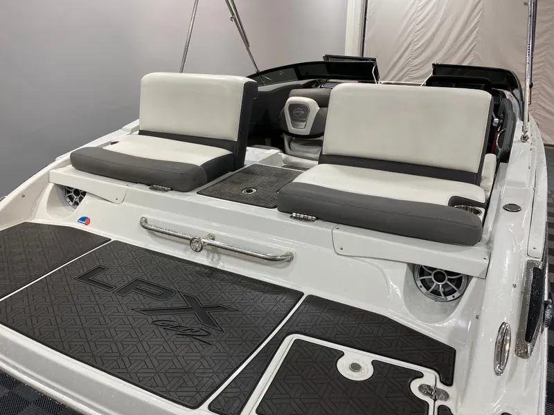 Slide: The Image of Crownline Boats 220 SS LPX 2024 - 6
