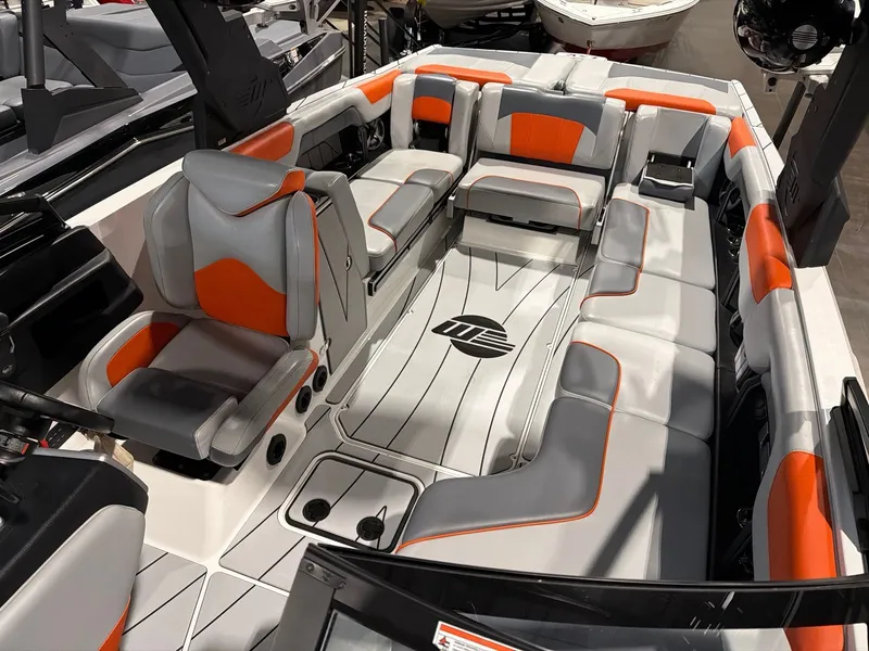 Slide: The Image of Malibu Wakesetter 25 LSV 2021 - 8