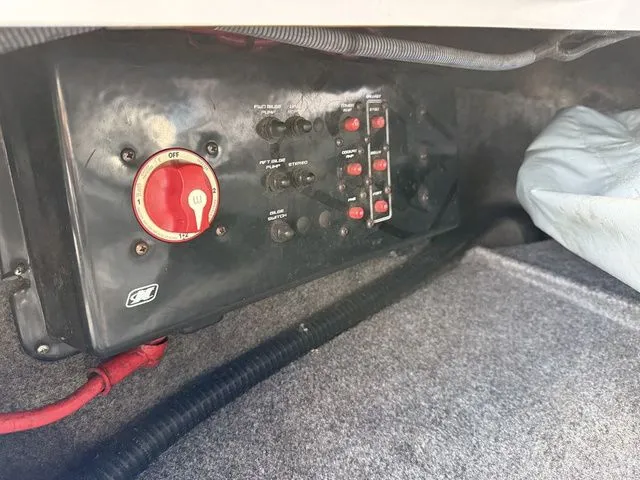 Slide: The Image of Nautique Super Air Nautique 230 2011 - 25