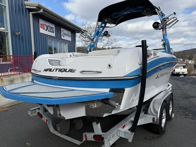 Slide: The Image of Nautique Super Air Nautique 230 2011 - 3