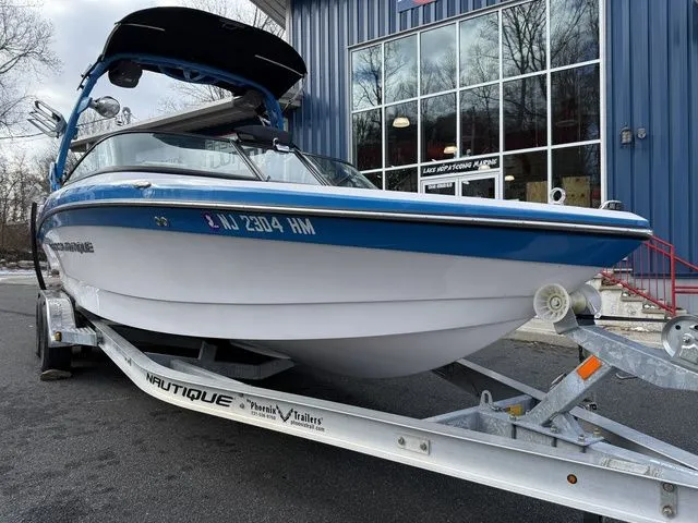 Slide: The Image of Nautique Super Air Nautique 230 2011 - 8